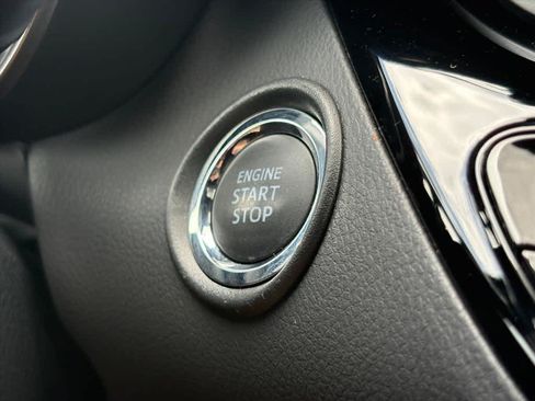 Used 2022 Toyota C-HR XLE FWD image 18
