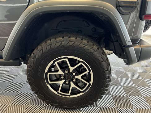 Used 2026 Jeep Wrangler Unlimited Rubicon AWD/4WD image 7