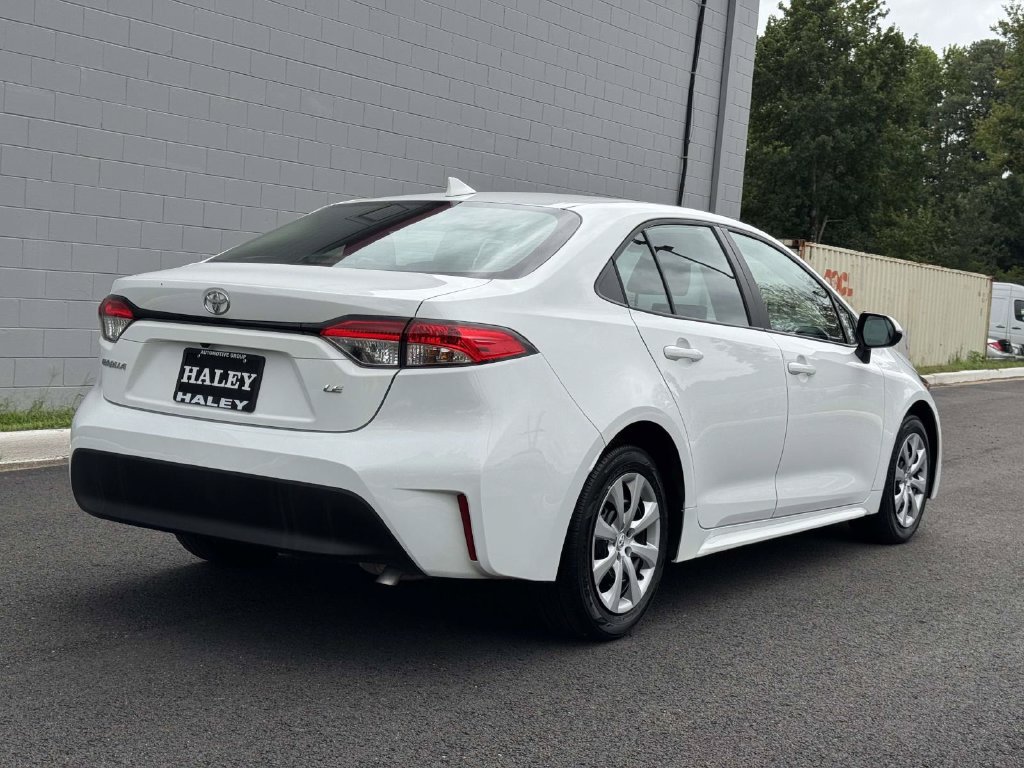Used 2025 Toyota Corolla LE FWD image 21