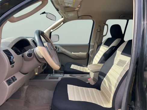 Used 2010 Nissan Frontier SE RWD image 9