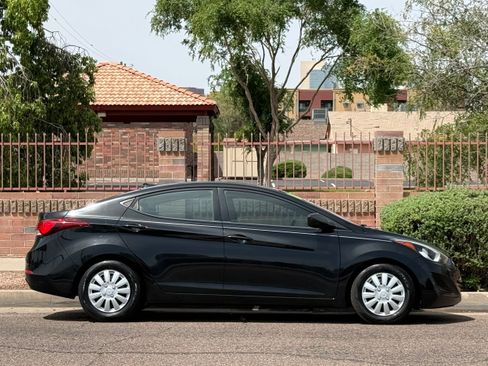 Used 2016 Hyundai Elantra SE FWD image 9