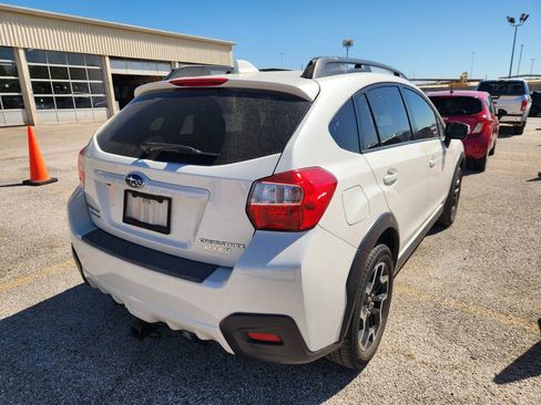 Used 2017 Subaru Crosstrek 2.0i Limited image 3