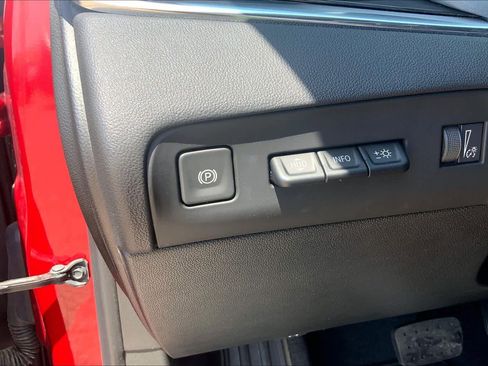 Used 2024 Buick Enclave Premium AWD/4WD image 36