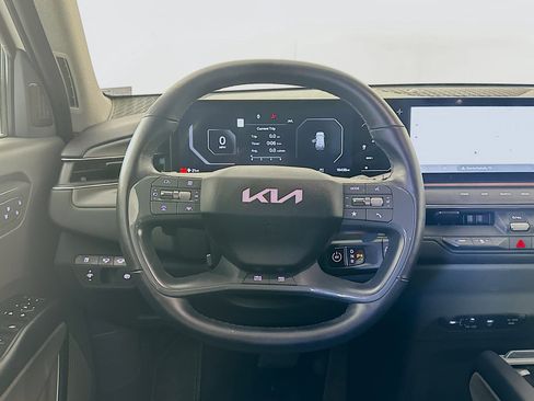 Used 2024 Kia EV9 Land AWD/4WD image 18