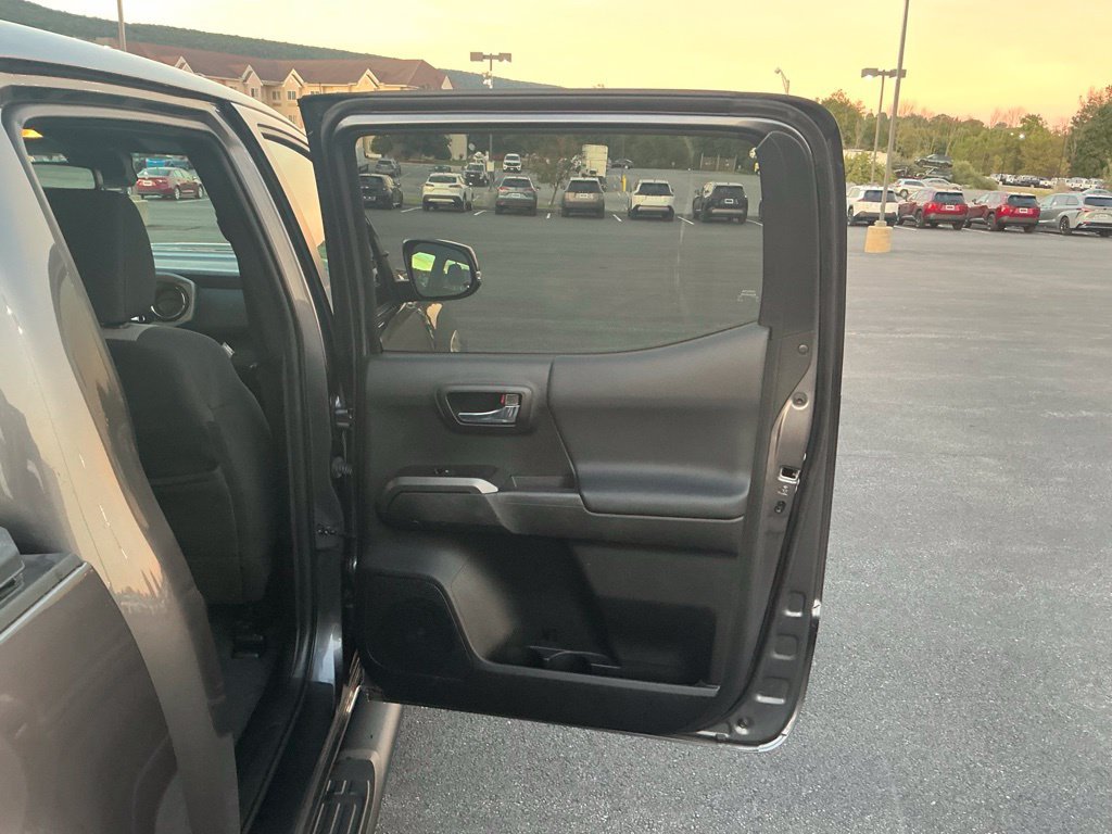 Certified 2022 Toyota Tacoma TRD Sport AWD/4WD image 28