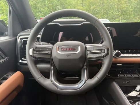 New 2026 GMC Canyon AT4 AWD/4WD image 16