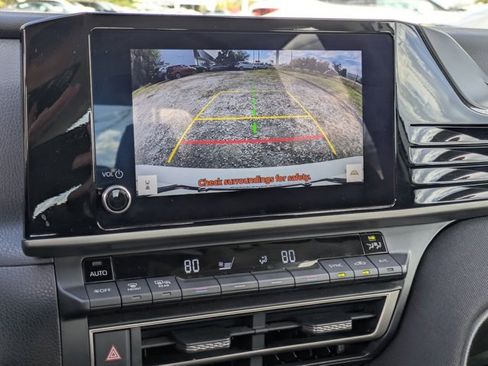 Used 2025 Toyota Camry LE image 9