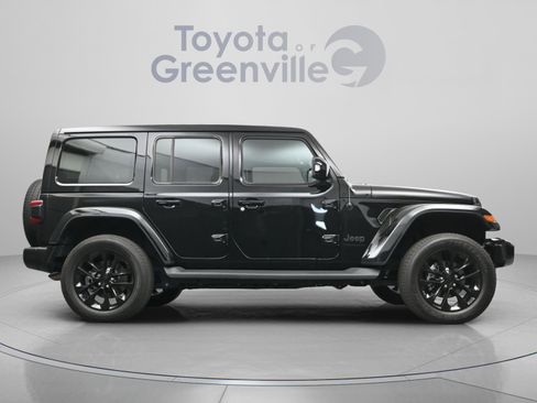 Used 2023 Jeep Wrangler Unlimited Sahara image 18