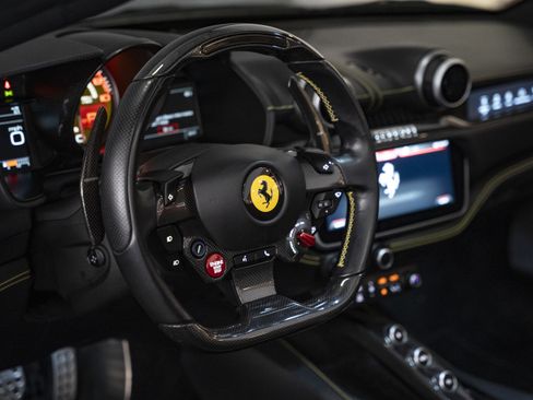 Used 2019 Ferrari Portofino image 38