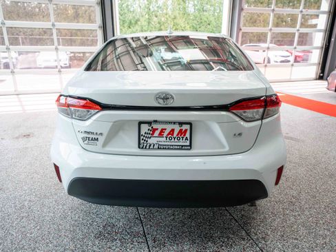 Used 2024 Toyota Corolla LE image 3