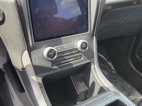 Used 2024 Ford Edge SEL image 20