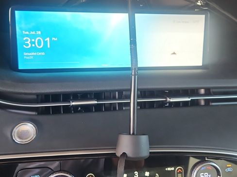 Certified 2025 Genesis GV70 2.5T w/ Select Package AWD/4WD image 6