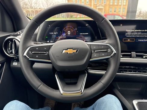 New 2026 Chevrolet Equinox LT w/ Convenience Package II FWD image 15