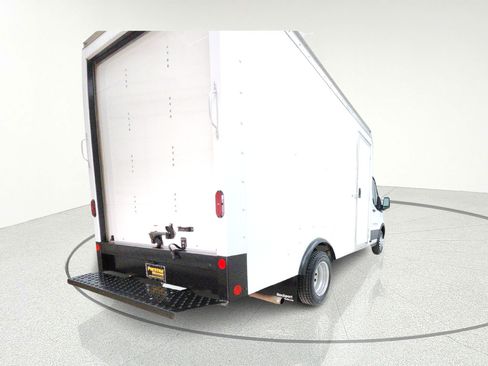 Used 2023 Ford Transit 350 DRW RWD image 7
