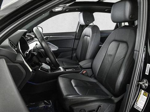 Used 2022 Audi Q3 2.0T Premium Plus image 17