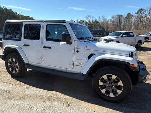 Used 2020 Jeep Wrangler Unlimited Sahara image 5