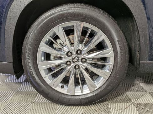Used 2024 Toyota Grand Highlander AWD image 30