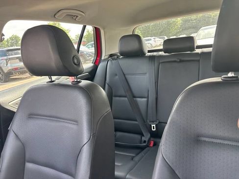 Used 2015 Volkswagen Golf 4-Door FWD image 27