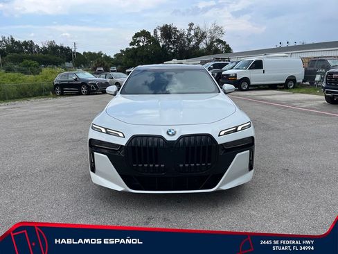 Used 2023 BMW 760i xDrive AWD/4WD image 2