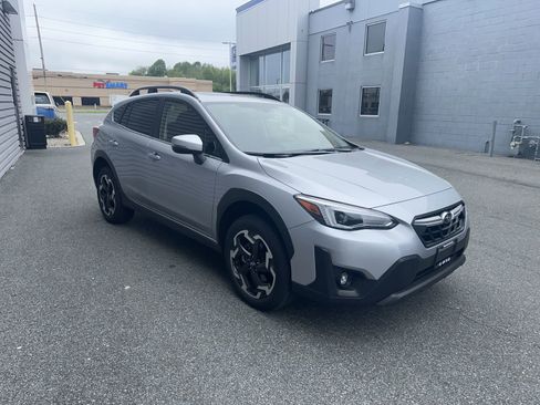 Used 2023 Subaru Crosstrek 2.5i Limited w/ Moonroof Package image 6