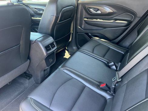 Used 2024 GMC Terrain SLT AWD/4WD image 12