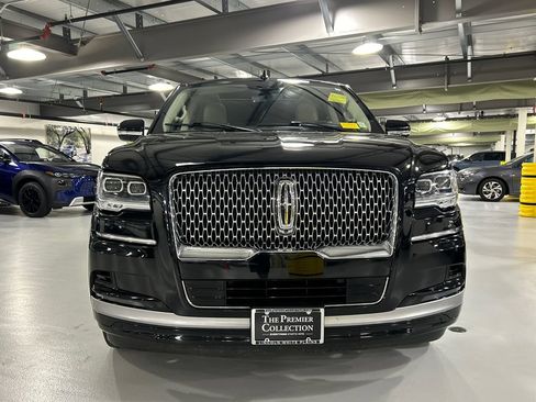 Certified 2023 Lincoln Navigator L Reserve AWD/4WD image 6