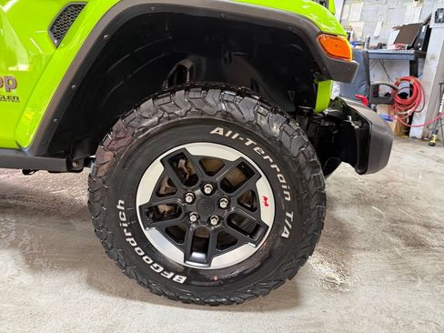 Certified 2021 Jeep Wrangler Unlimited Rubicon w/ Cold Weather Group AWD/4WD image 35