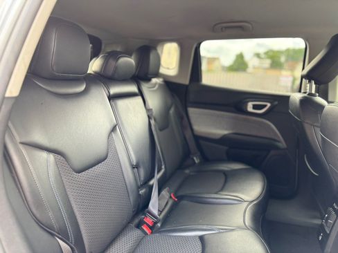 Used 2022 Jeep Compass Latitude w/ Convenience Group AWD/4WD image 17