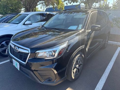 Used 2020 Subaru Forester Premium AWD/4WD image 1
