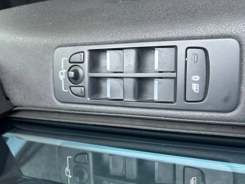 Used 2019 Land Rover Discovery Sport AWD/4WD image 18
