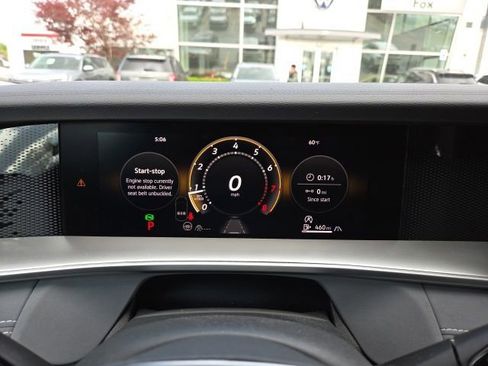 Used 2025 Volkswagen Tiguan SE AWD/4WD image 13
