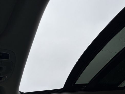 Used 2017 Kia Soul EV + w/ Sun & Fun Package image 22