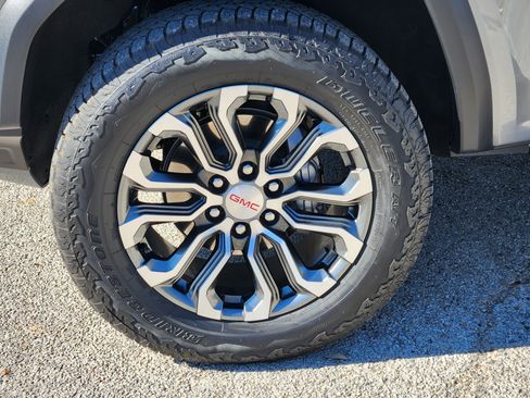 Certified 2026 GMC Canyon Denali image 12