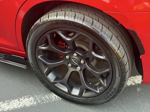 Used 2019 Chrysler 300 S RWD image 10