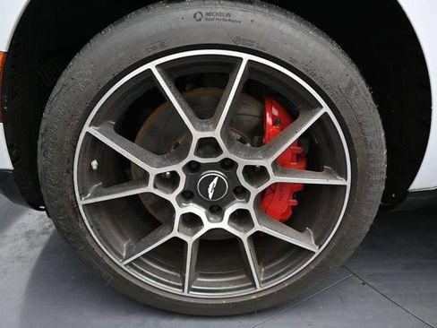 Used 2021 Aston Martin DBX AWD/4WD image 16