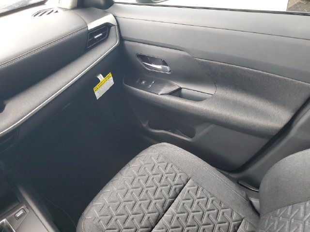 Certified 2026 Nissan Kicks SV FWD image 27