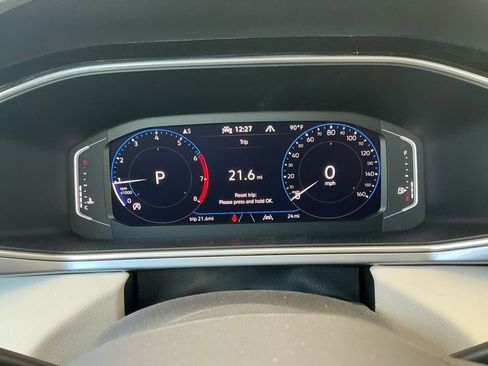 New 2025 Volkswagen Taos SEL image 17