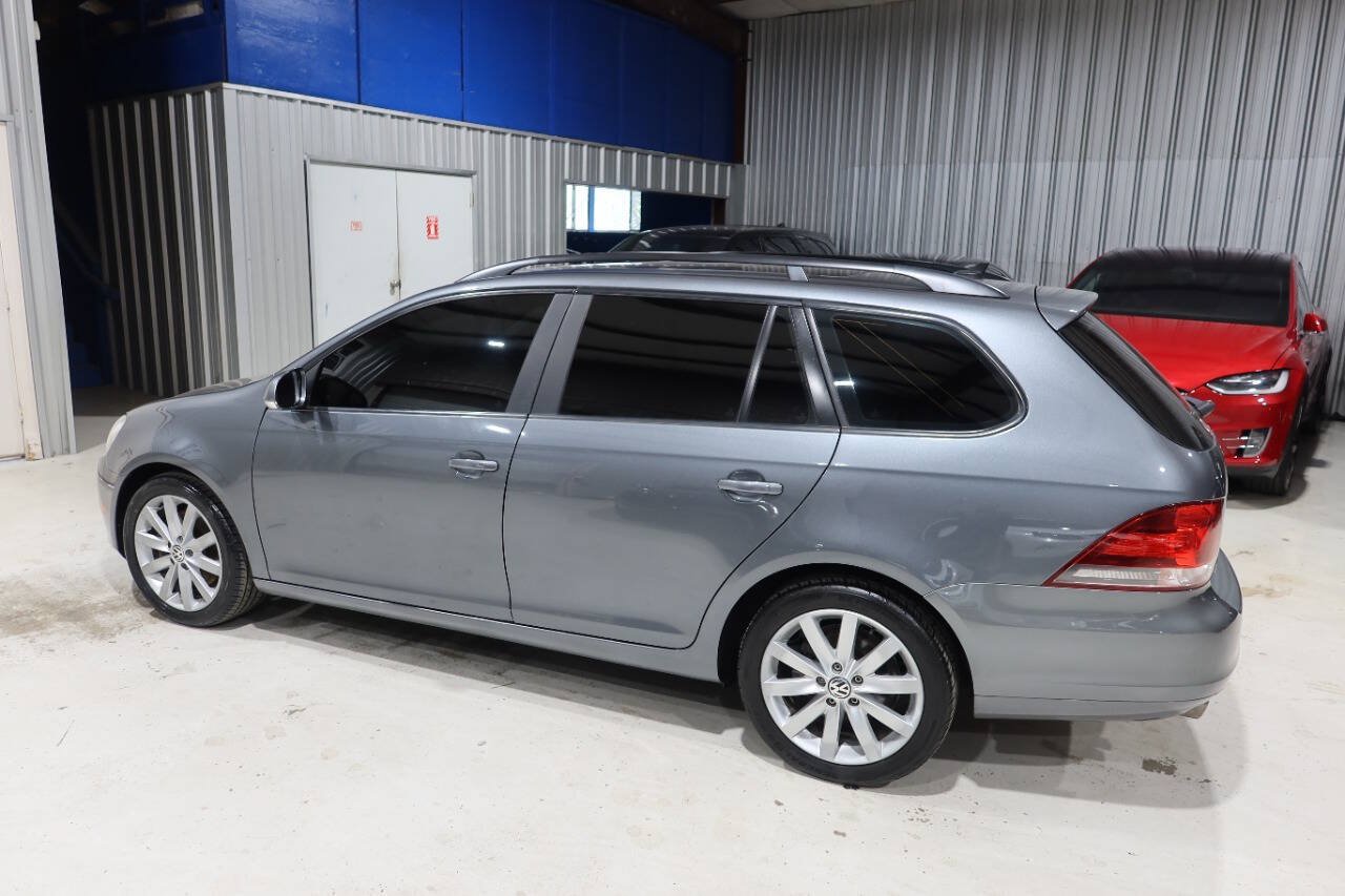Used 2013 Volkswagen Jetta TDI FWD image 2