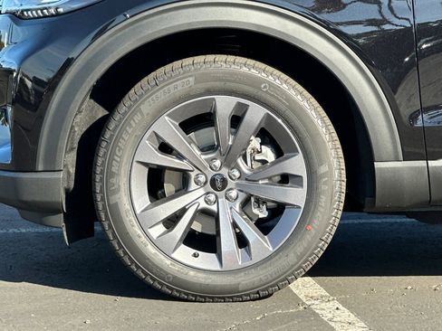 New 2026 Ford Explorer Active w/ Active Comfort Package image 28