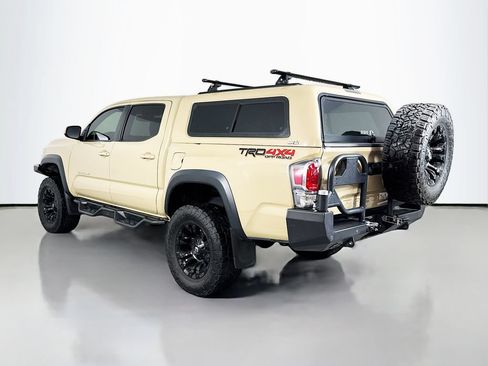 Used 2020 Toyota Tacoma TRD Off-Road w/ Technology Package AWD/4WD image 7