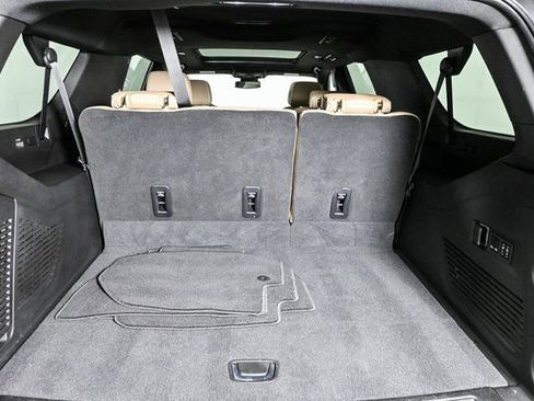 Used 2023 Chevrolet Suburban Premier image 35