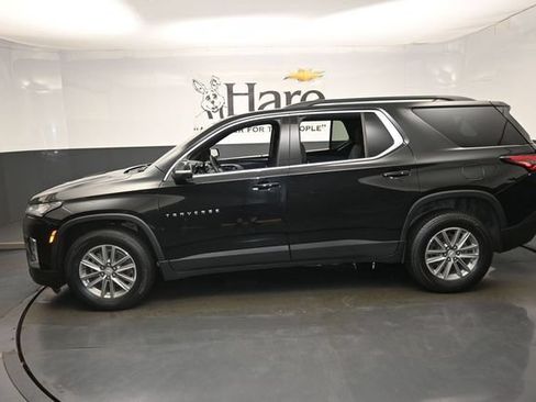 Used 2023 Chevrolet Traverse LT FWD image 1