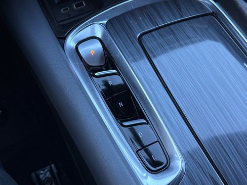 Used 2024 Buick Enclave Premium image 22