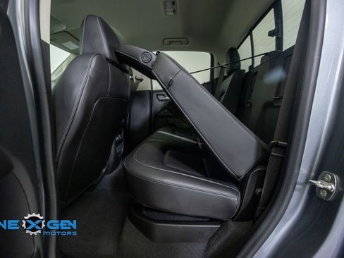 Used 2022 Chevrolet Colorado Z71 AWD/4WD image 30