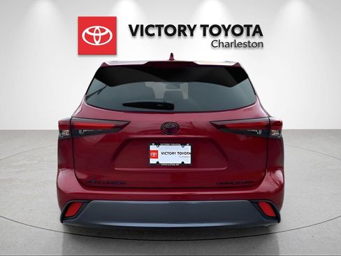 New 2026 Toyota Highlander Limited image 7