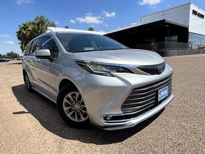 Used 2021 Toyota Sienna XLE