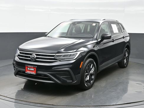 Used 2022 Volkswagen Tiguan SE AWD/4WD image 2