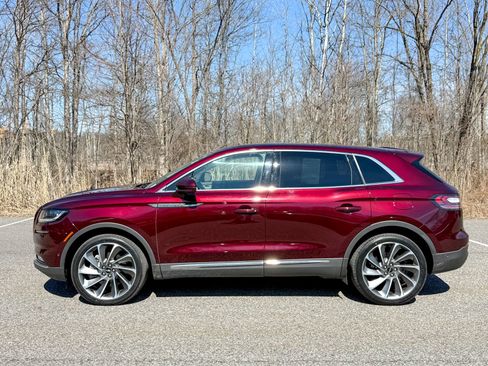 Used 2023 Lincoln Nautilus Reserve w/ Equipment Group 202A image 8