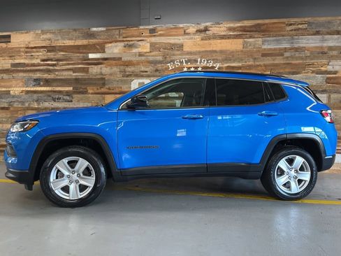 Used 2022 Jeep Compass Latitude w/ Convenience Group AWD/4WD image 16