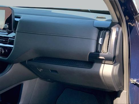 Used 2025 Nissan Pathfinder SV AWD/4WD image 17